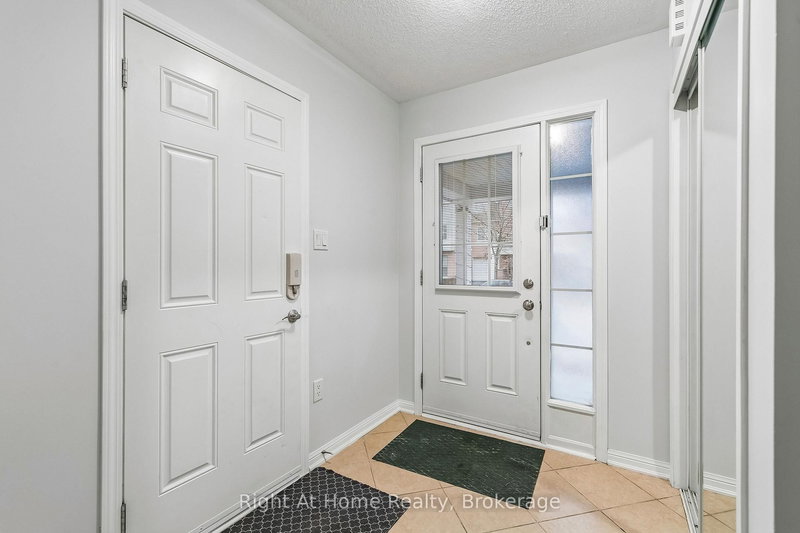 650 Frank Pl, Milton, L9T 0P8 | Image 3