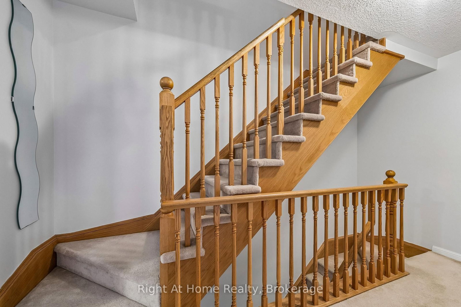 Townhouse for sale at 650 Frank Place, Milton, Ontario, L9T 0P8 - Harrison - MLS: W12754344