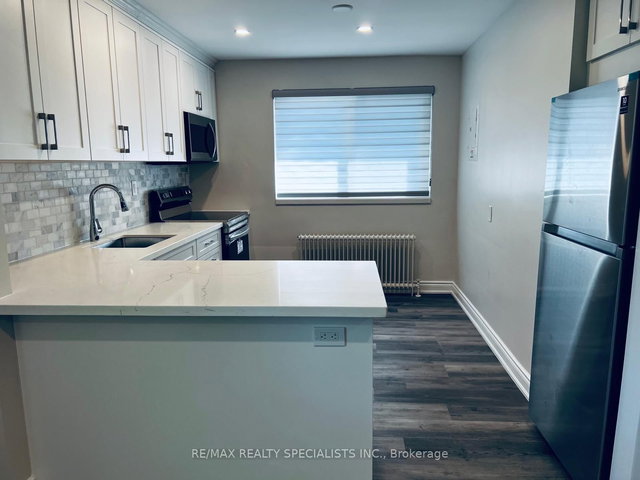 6 - 7 Woodlawn Avenue