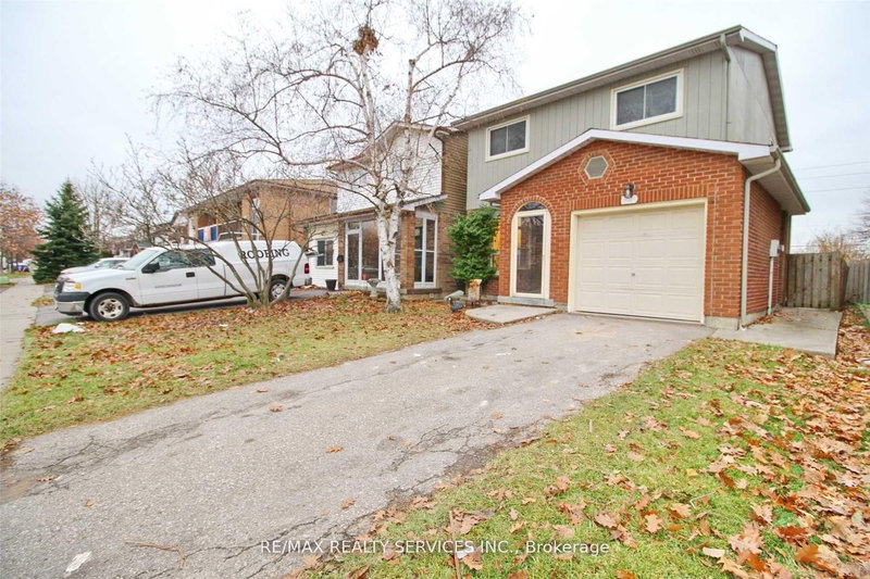 120 Simmons Blvd, Brampton, L6V 3V6 | Image 2