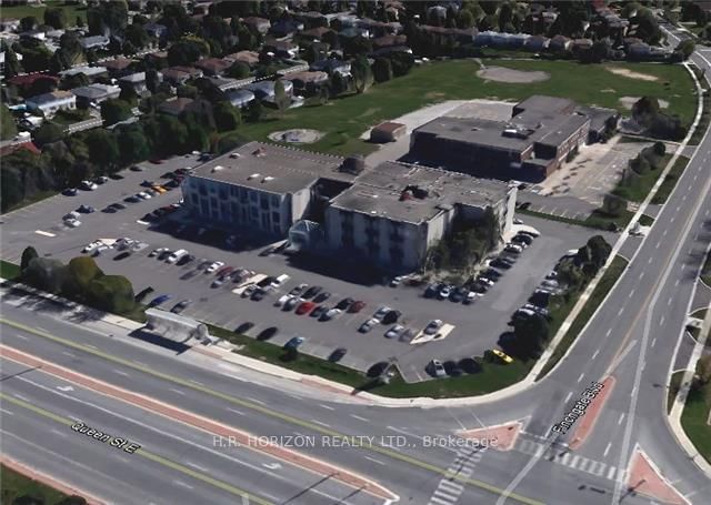 home for lease on 314-40 Finchgate Boulevard