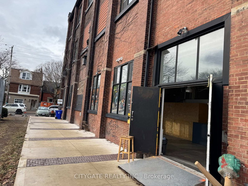 345 Sorauren Ave, Toronto, M6R 2G5 | Image 2