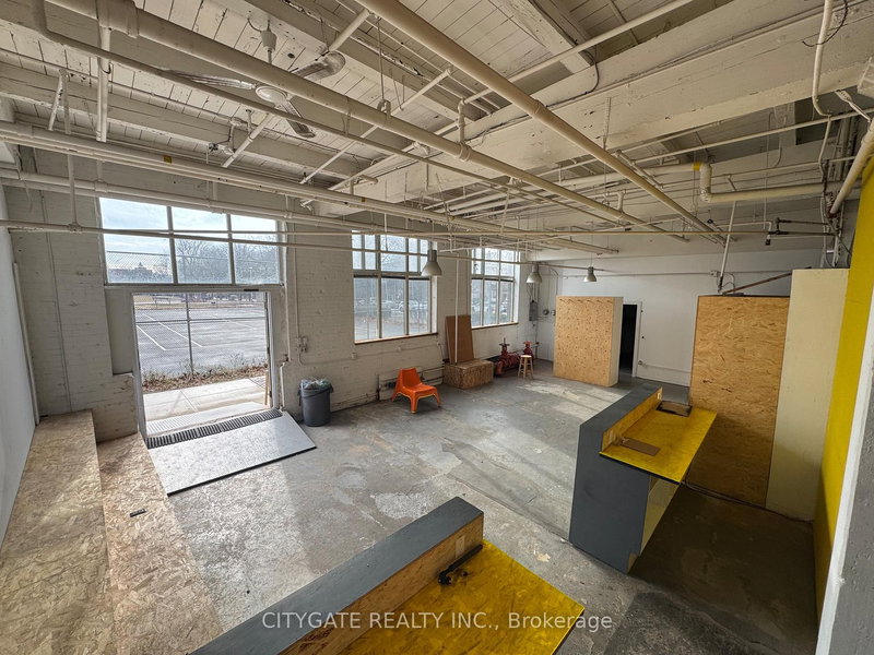 345 Sorauren Ave, Toronto, M6R 2G5 | Image 3