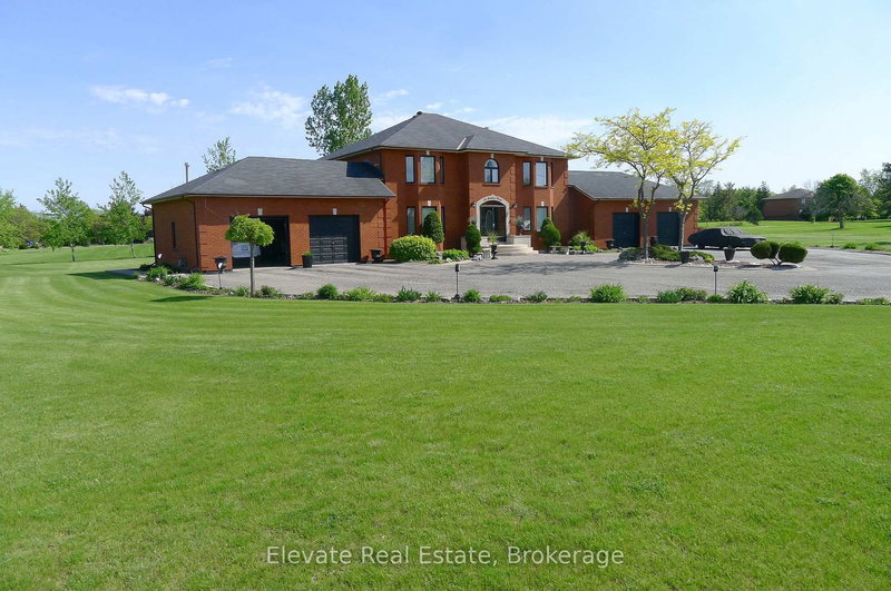 16 Fenton Way, Brampton, L6P 0P5 | Image 2