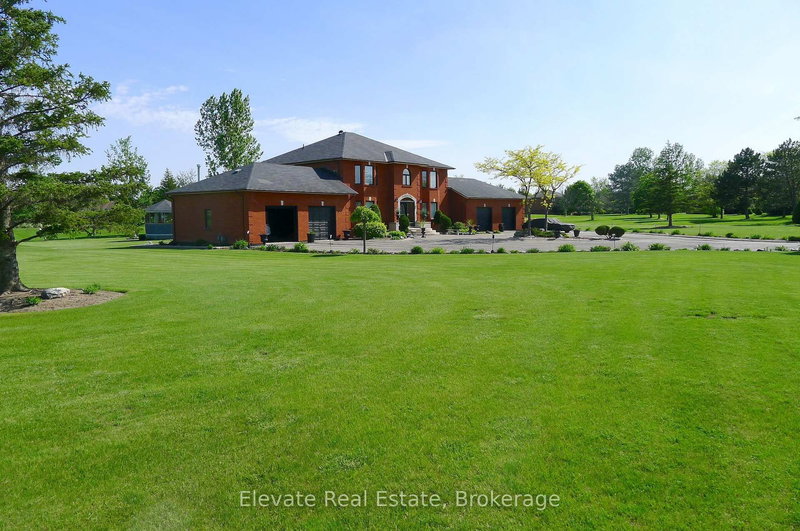 16 Fenton Way, Brampton, L6P 0P5 | Image 3