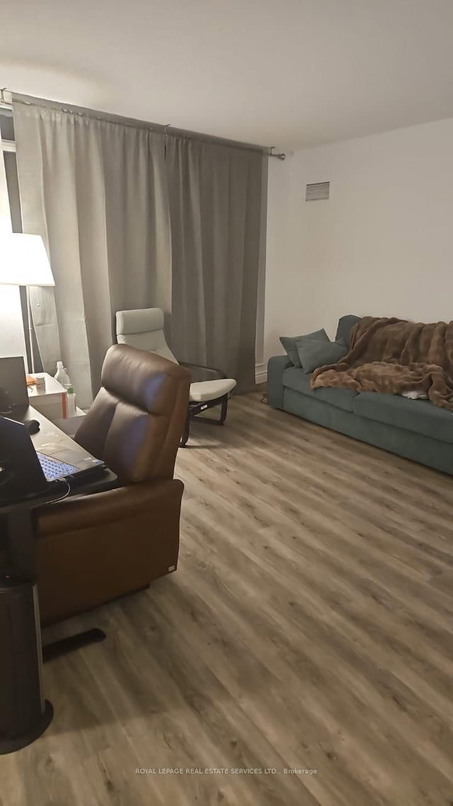 1007 - 330 Burnhamthorpe Road