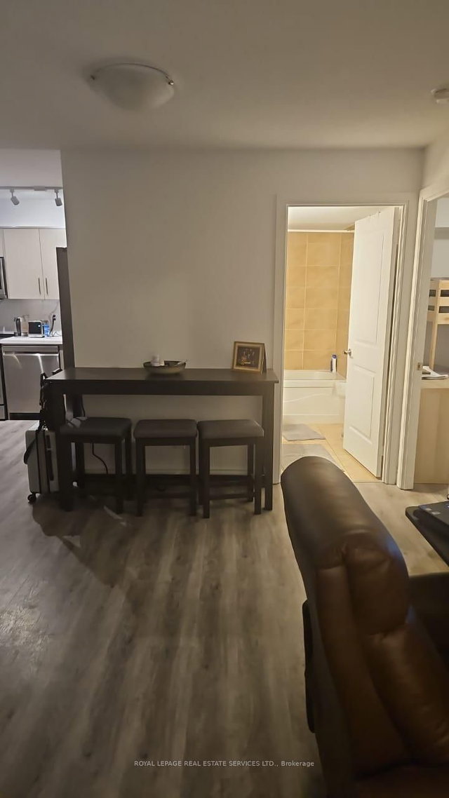 1007 - 330 Burnhamthorpe Road