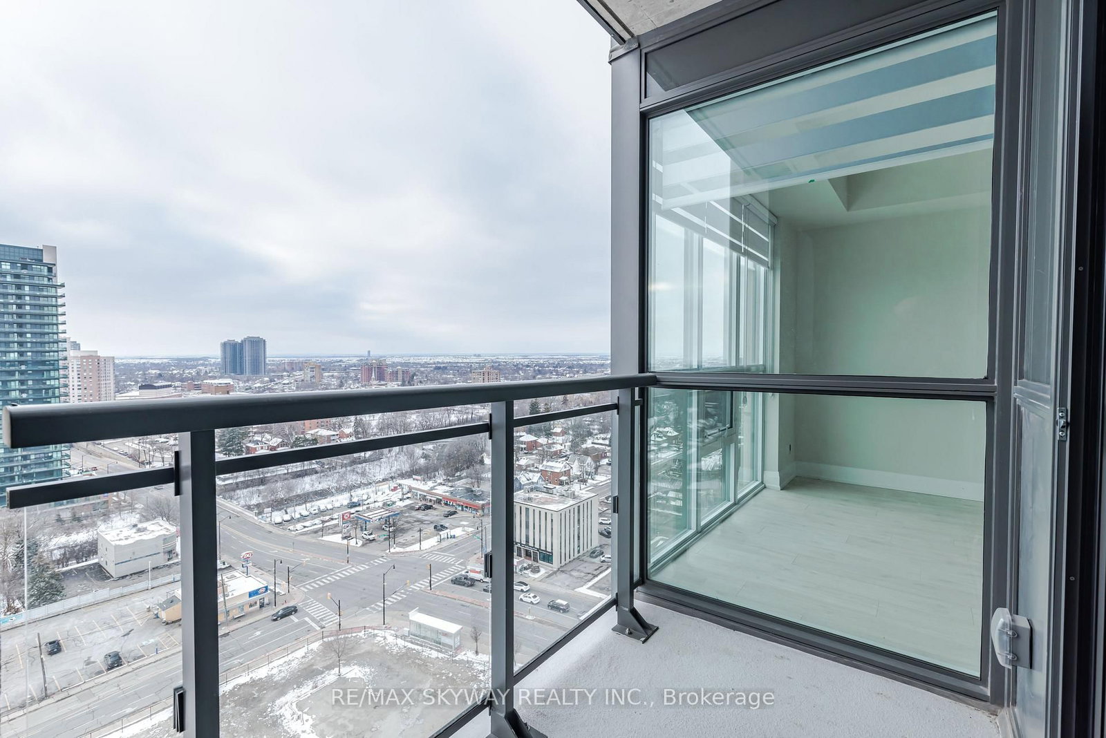 15 Lynch Street, Unit 1607 - Photo 36