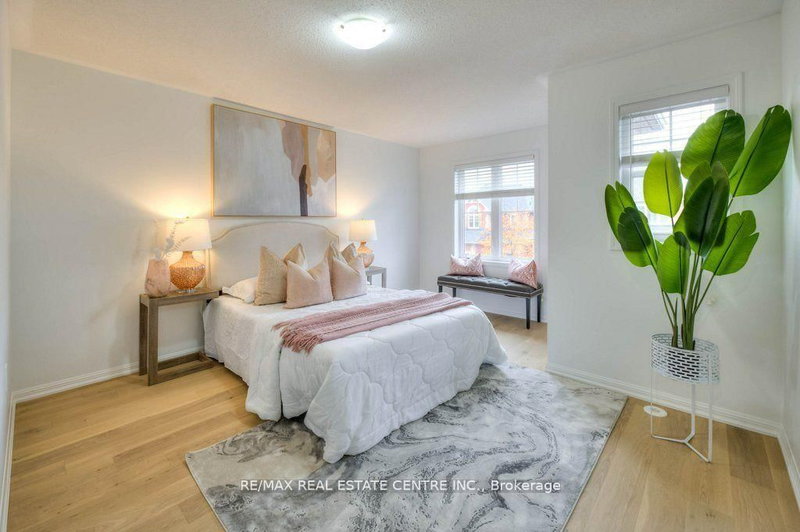 782 Maquire Terr, Milton, L9T 6P5 | Image 3