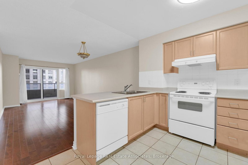 622 - 25 Kingsbridge Garden Circ, Mississauga, L5R 4B1 | Image 2