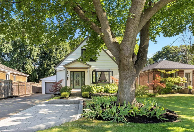 519 Regina Dr, Burlington, L7S 1L7 | Image 2