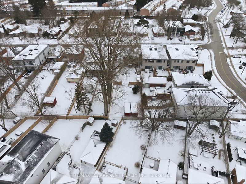 43 Broadview Ave, Mississauga, L5H 2S8 | Image 3