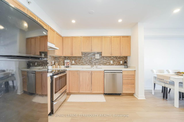 2405 - 6 Dayspring Circle