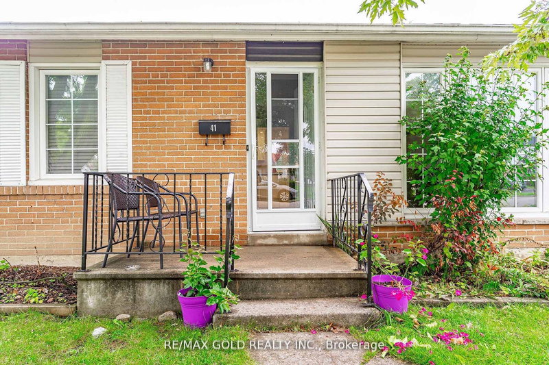 41 Aberdeen Cres, Brampton, L6T 2P8 | Image 3