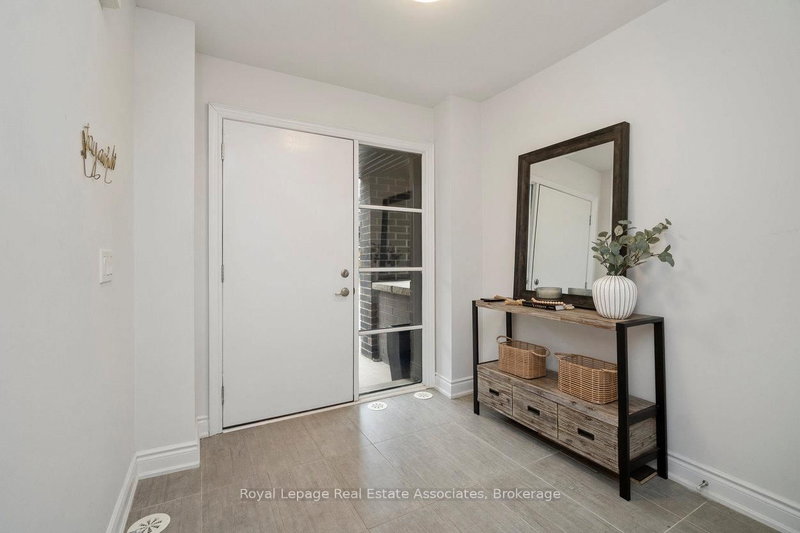 3076 Cascade Common, Oakville, L6H 0R7 | Image 2