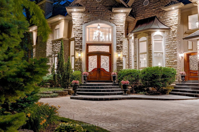 106 Appleby Pl, Burlington, L7L 2X1 | Image 3