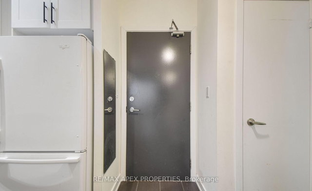 606 - 4070 Confederation Parkway