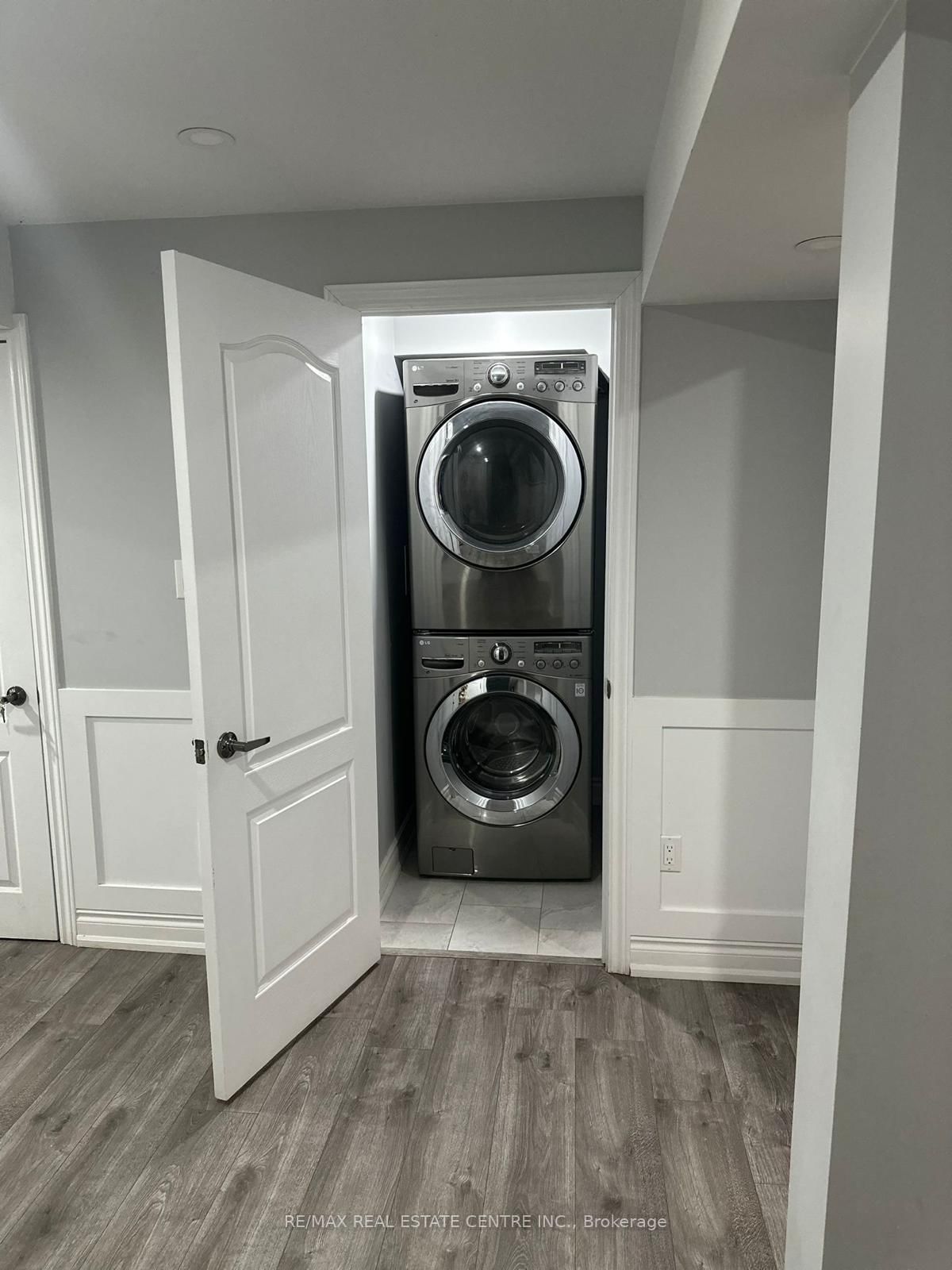 266 Dougall Avenue - Photo 14