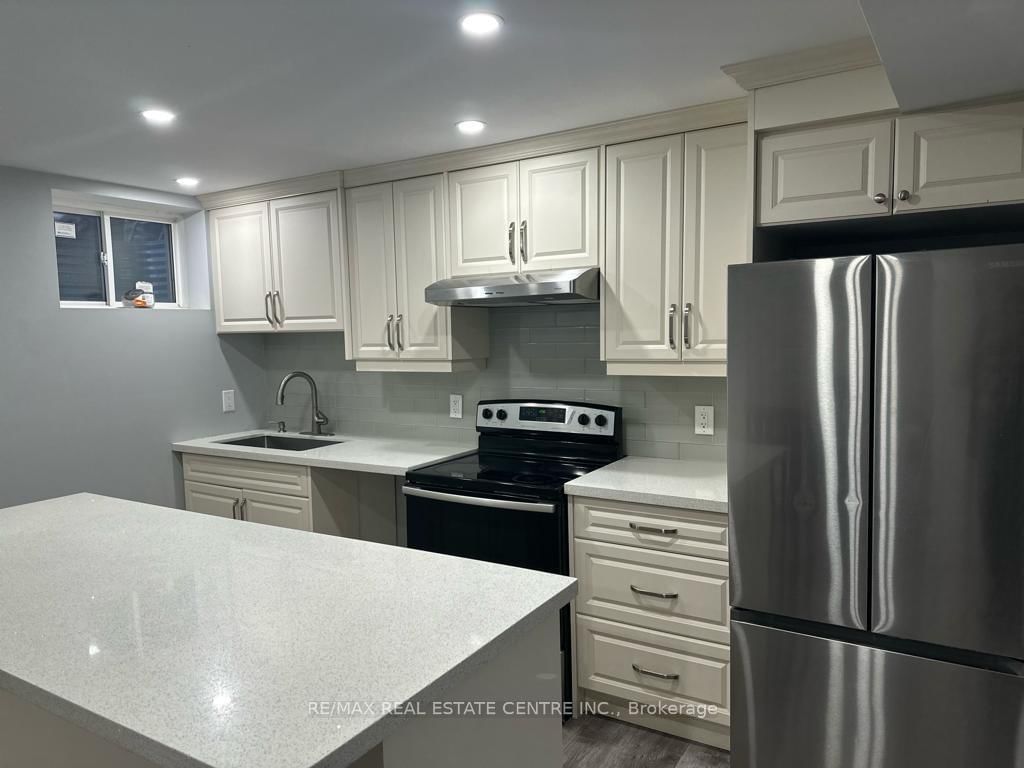 266 Dougall Avenue - Photo 2