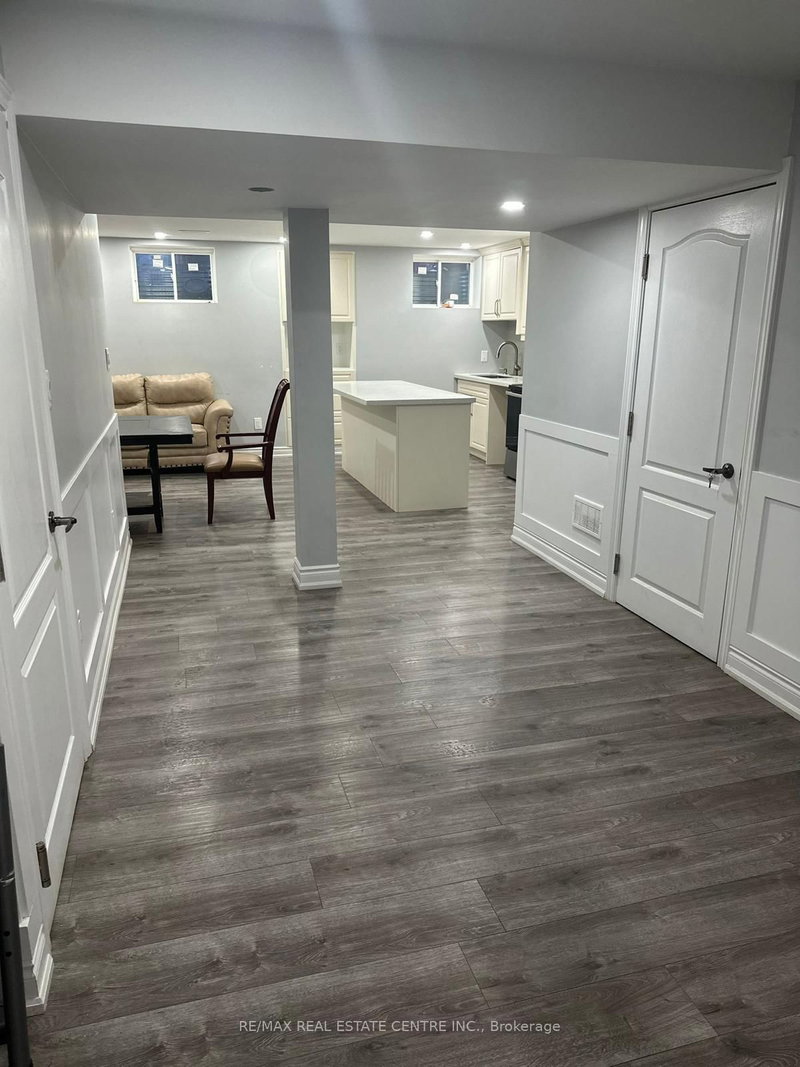 266 Dougall Ave, Caledon, L7C 3V5 | Image 3