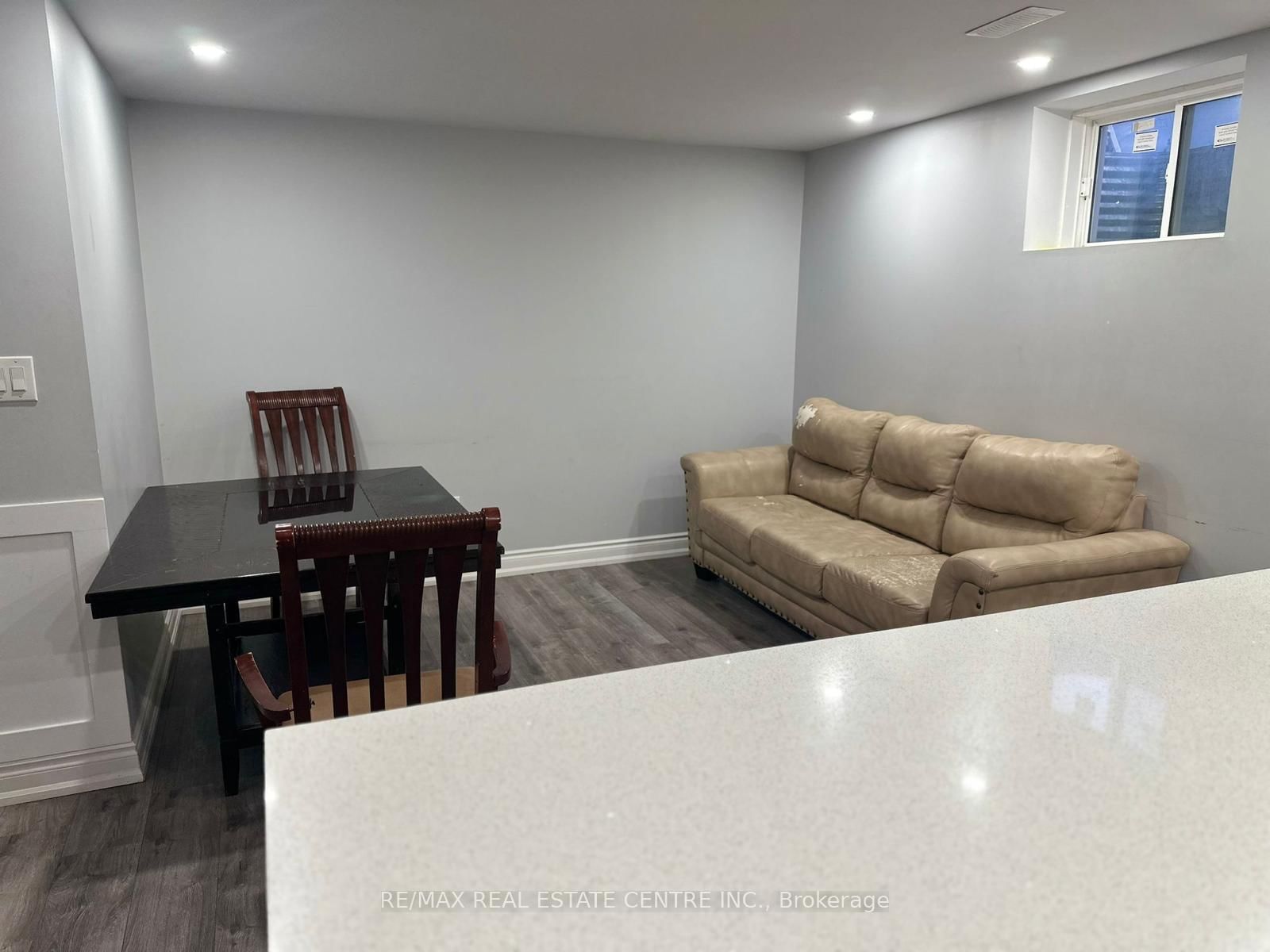 266 Dougall Avenue - Photo 4