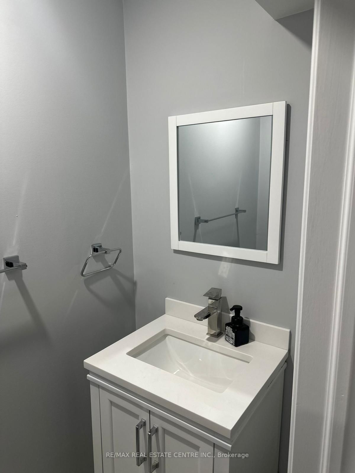 266 Dougall Avenue - Photo 9