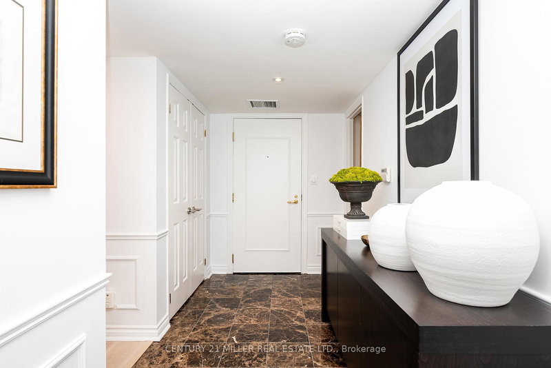 201 - 100 Lakeshore Rd E, Oakville, L6J 6M9 | Image 3