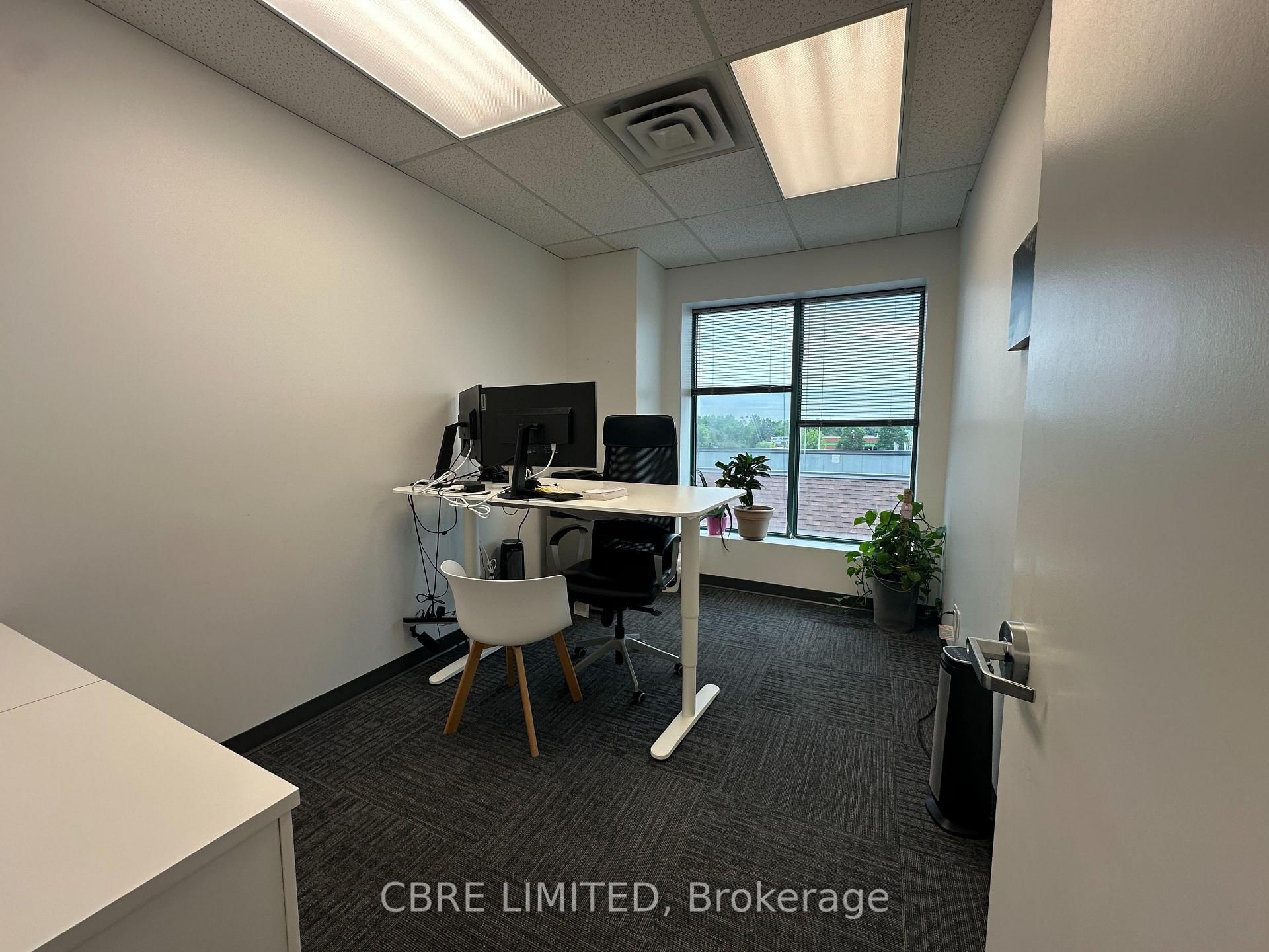 243 North Service Road W, Unit 303
