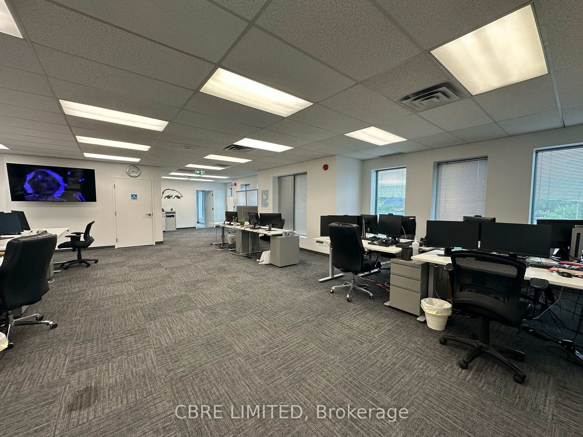243 North Service Road W, Unit 303