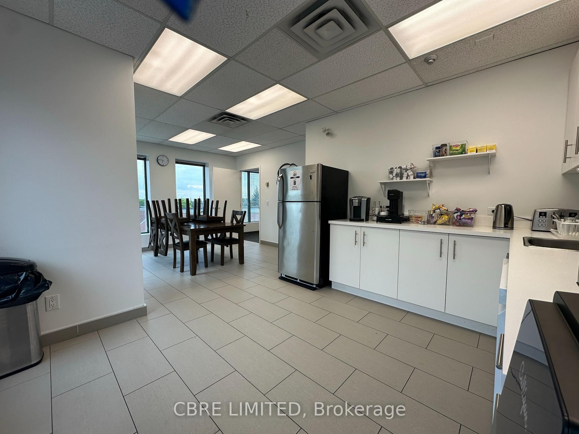243 North Service Road W, Unit 303