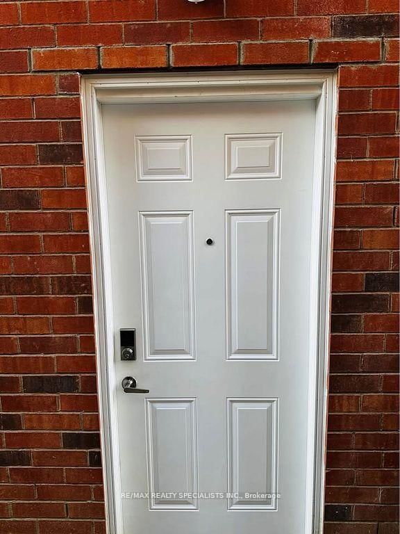 59 Black Oak Dr, Brampton, L6R 1B9 | Image 2