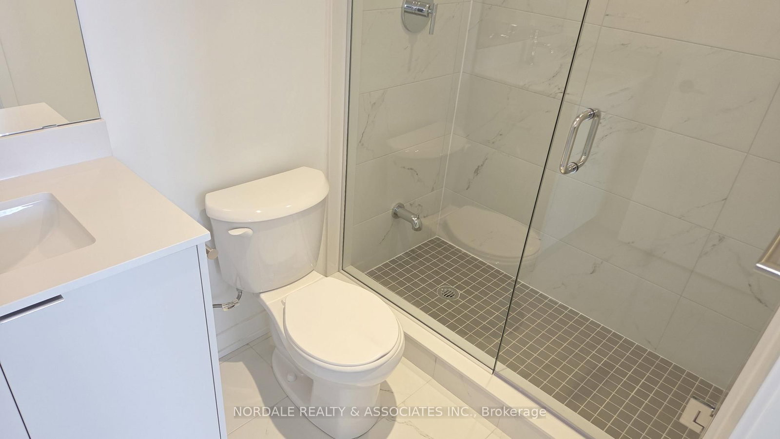 Condo for lease at 213-6 Chartwell Road, Toronto, Ontario, M8Z 0H2 - Stonegate-Queensway - MLS: W12760800