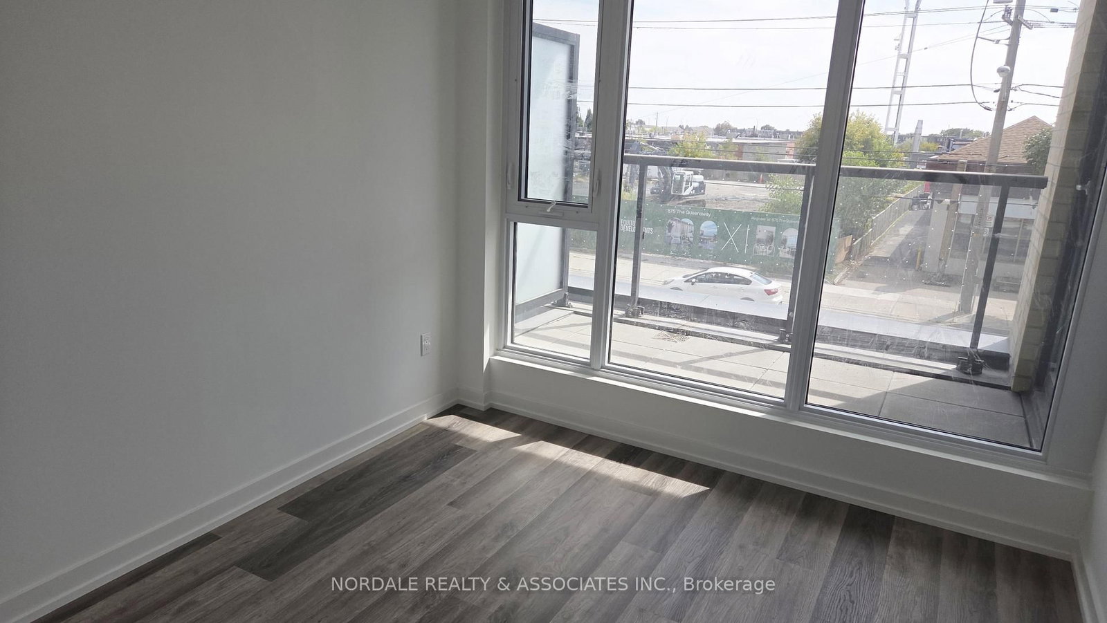 Condo for lease at 213-6 Chartwell Road, Toronto, Ontario, M8Z 0H2 - Stonegate-Queensway - MLS: W12760800