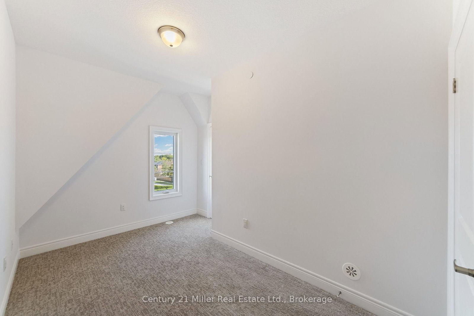 56-2150 Trafalgar Rd, Oakville, view 22