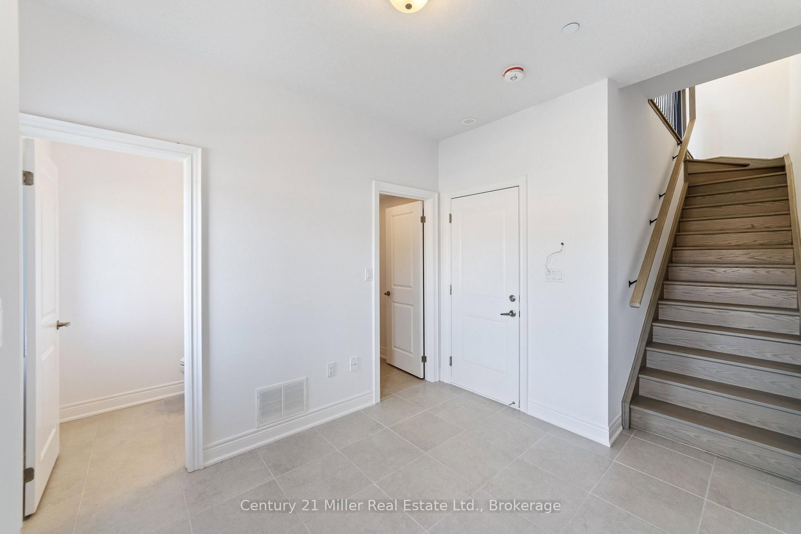 56-2150 Trafalgar Rd, Oakville, view 3