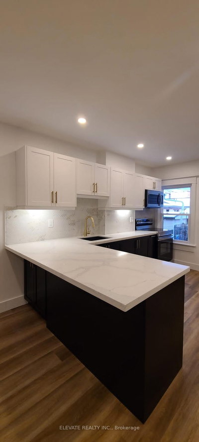 1-139 Harvie Avenue, Toronto, Ontario image-0-2