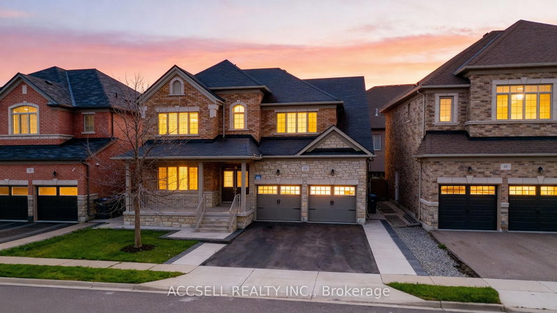 10 Dopp Cres, Brampton, L6P 4C8 | Image 2