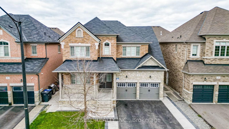 10 Dopp Cres, Brampton, L6P 4C8 | Image 3