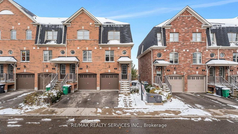 16 Soldier St, Brampton, L7A 4B6 | Image 2