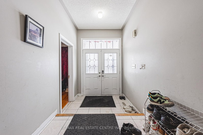 66 Citadel Cres, Brampton, L6P 1X8 | Image 3