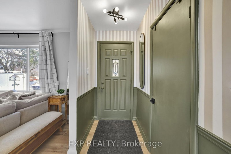 271 Linden Ave, Burlington, L7L 2P4 | Image 3