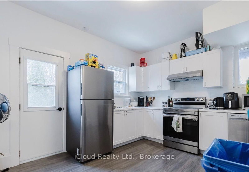 Upper - 2177 Lakeshore Rd, Burlington, L7R 1A5 | Image 2