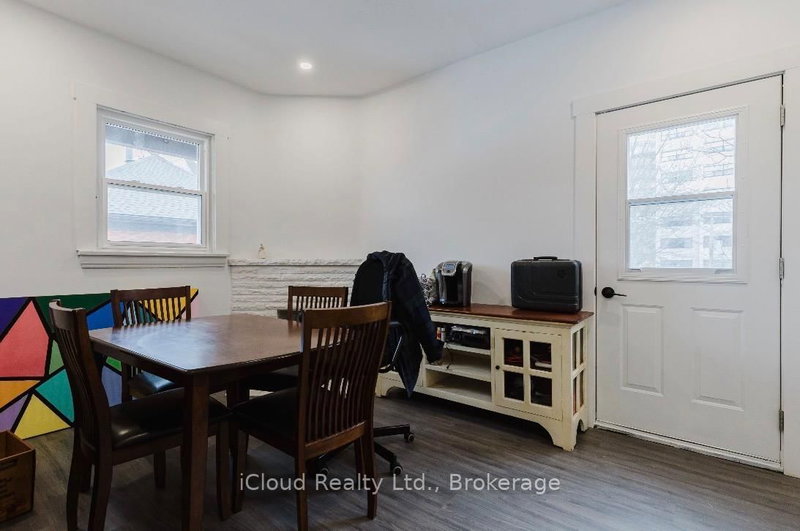 Upper - 2177 Lakeshore Rd, Burlington, L7R 1A5 | Image 3