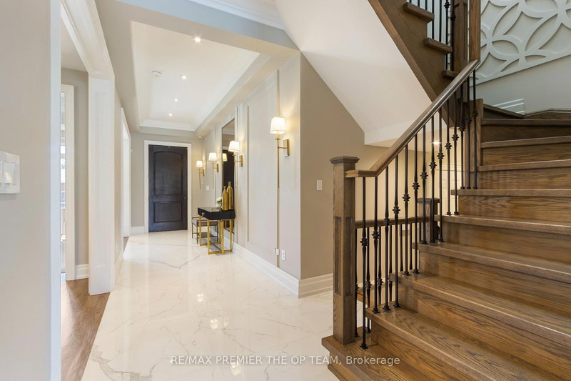 5 Storey Cres, Toronto, M9B 3C7 | Image 3