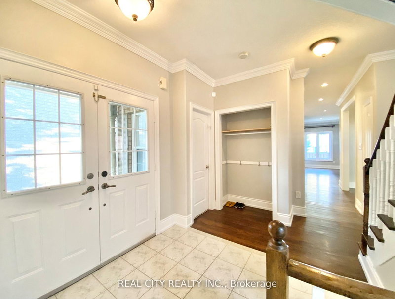 830 Old Derry Rd, Mississauga, L5W 1B9 | Image 3