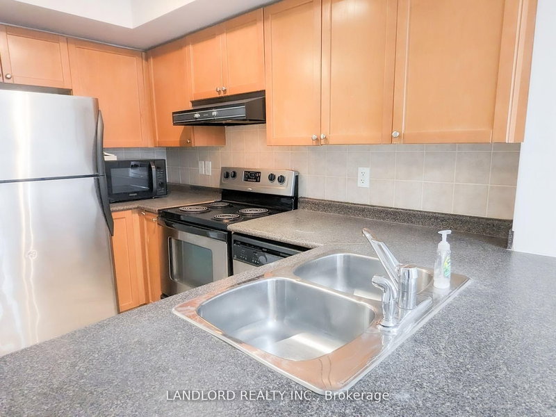 91 - 65 Turntable Cres, Toronto, M6H 4K8 | Image 2