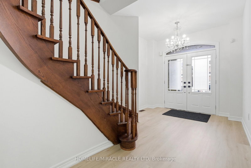 71 Skyvalley Dr, Brampton, L6P 3B7 | Image 3