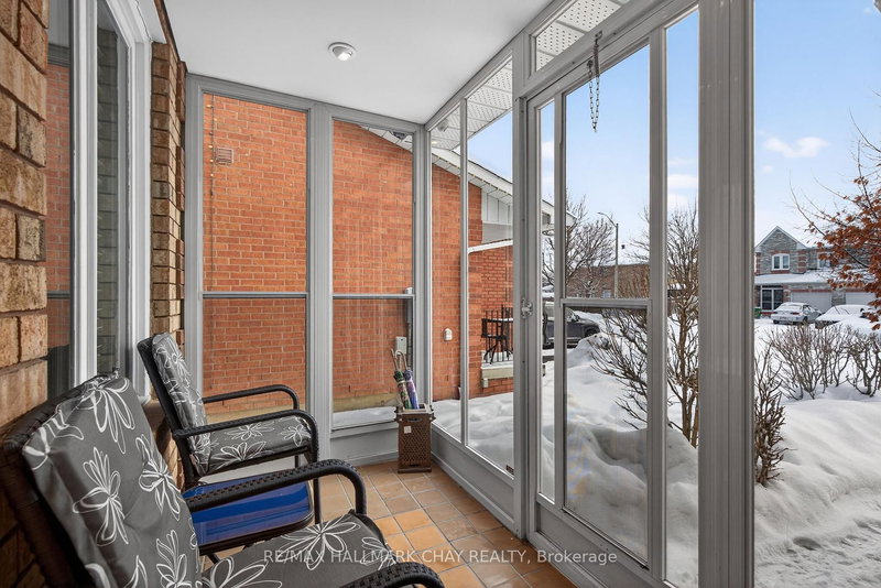 72 Ravenscliffe Crt, Brampton, L6X 4N9 | Image 3