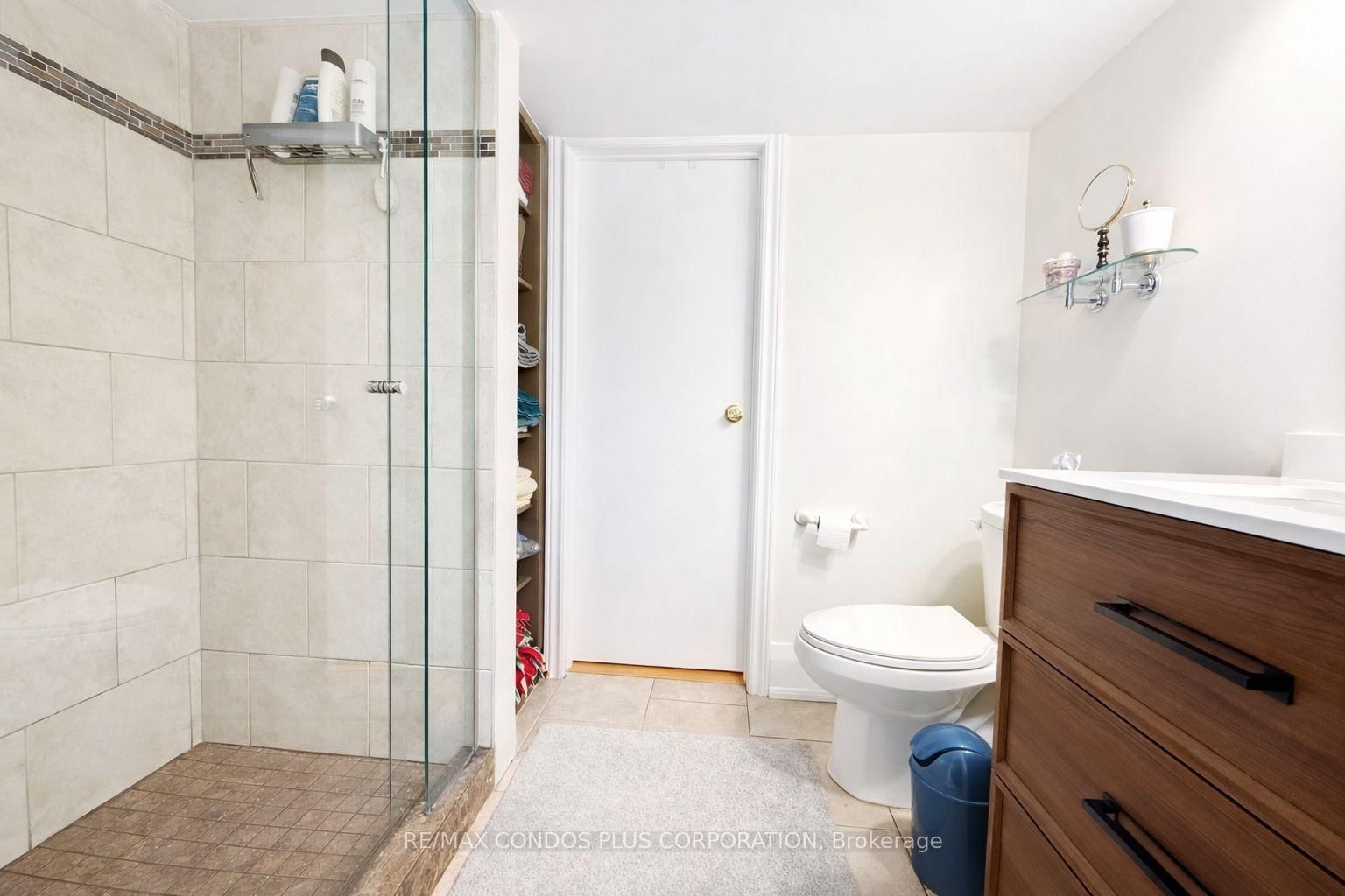 Detached House for lease at Lower Level-32 Harrow Drive, Toronto, Ontario, M6M 2X3 - Brookhaven-Amesbury - MLS: W12765100