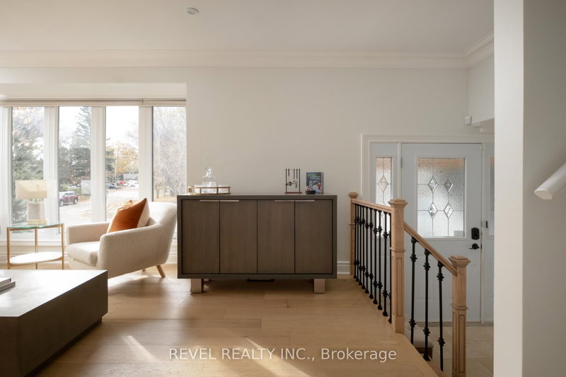 134 Fairwood Pl W, Burlington, L7T 4B6 | Image 2